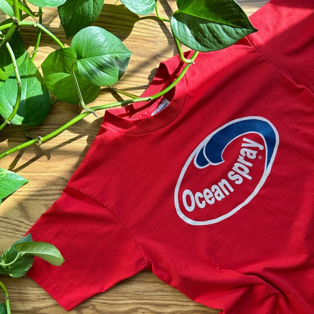 Vintage 90s Ocean Spray T-Shirt

Single stitch. M.